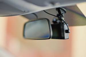dash camera behind mirror